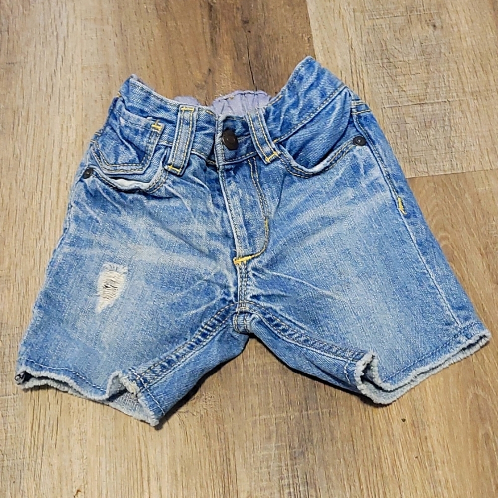 Baby gap 1963 - blue Jean Ripped Shorts.  elastic waist. Size: 6-12months